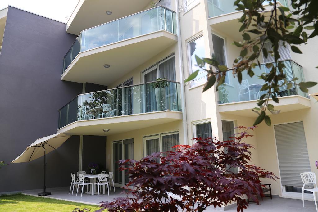 Beach Apartments Dumicic Подстрана Экстерьер фото